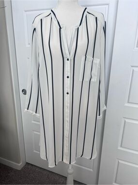 DR2 White Button-Front Tunic with Black Vertical Stripes
